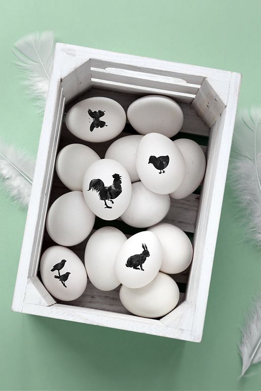 minimalistyczne dekoracje pisanki z kogutem