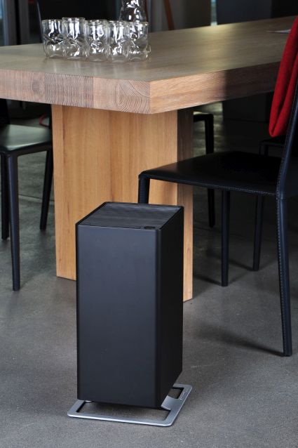 Viktor black lifestyle