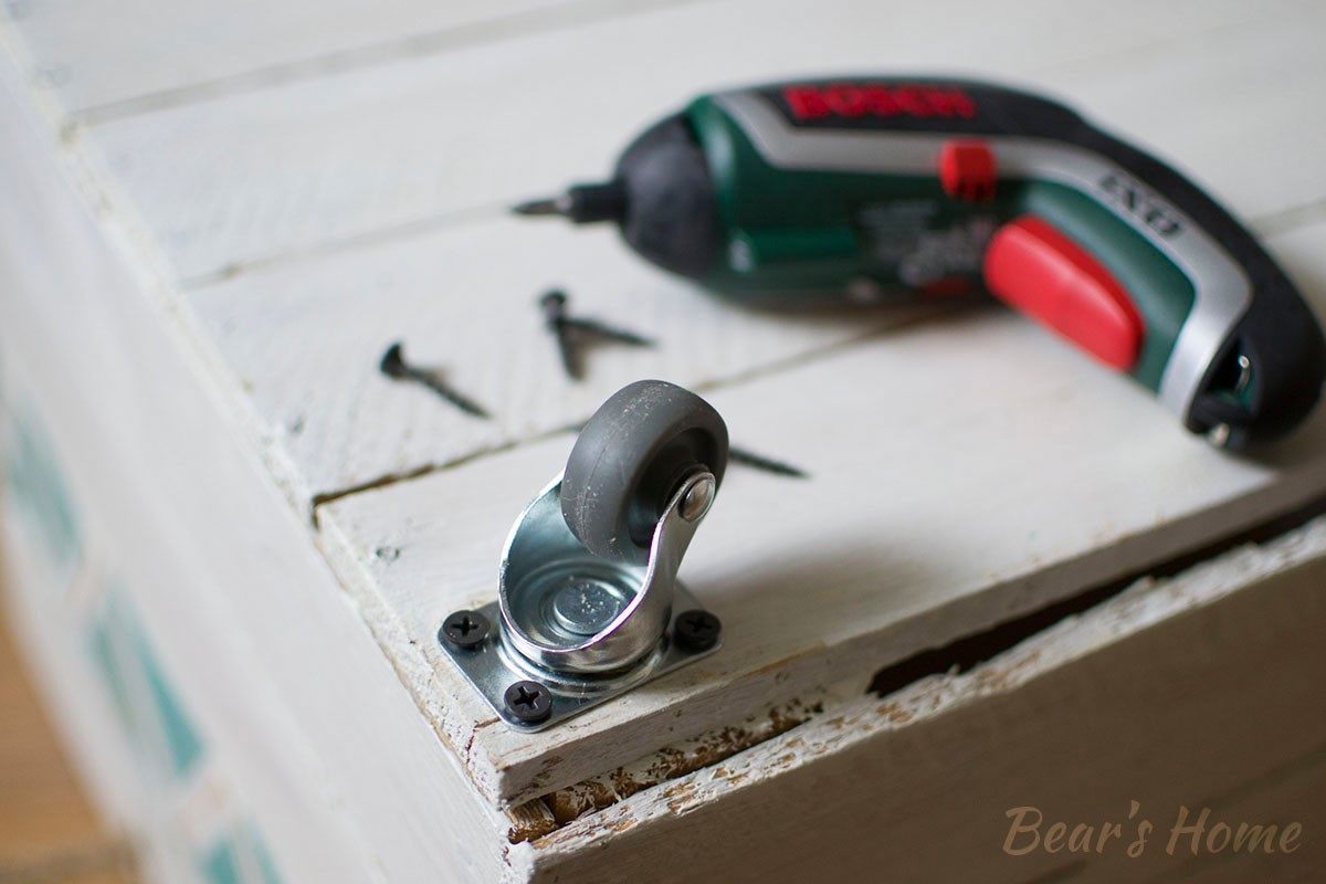 Jak zrobić samemu drewnianą skrzynię białą