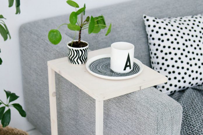 mały salon inspiracje na stolik do salonu