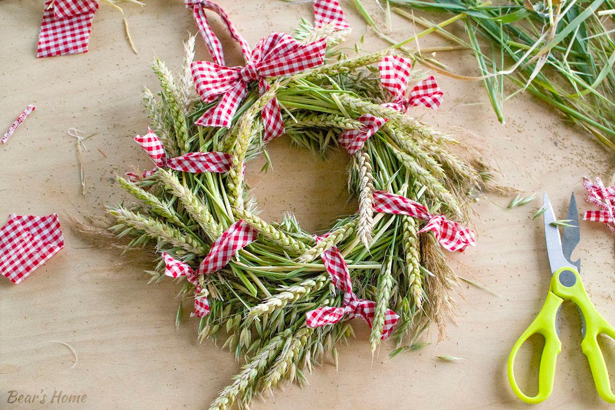 Wianek ze zbóż, wspomnienie lata - zrób to sam! 17 wianek koniec