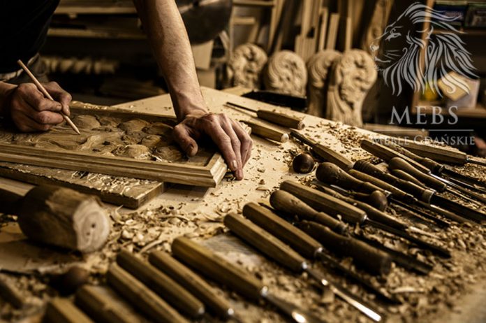 meble rzezbione glowne