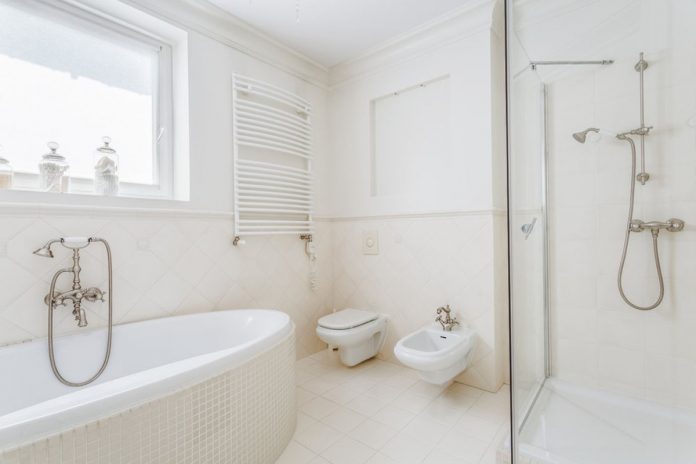 Minimalistyczna łazienka w nowoczesnym stylu