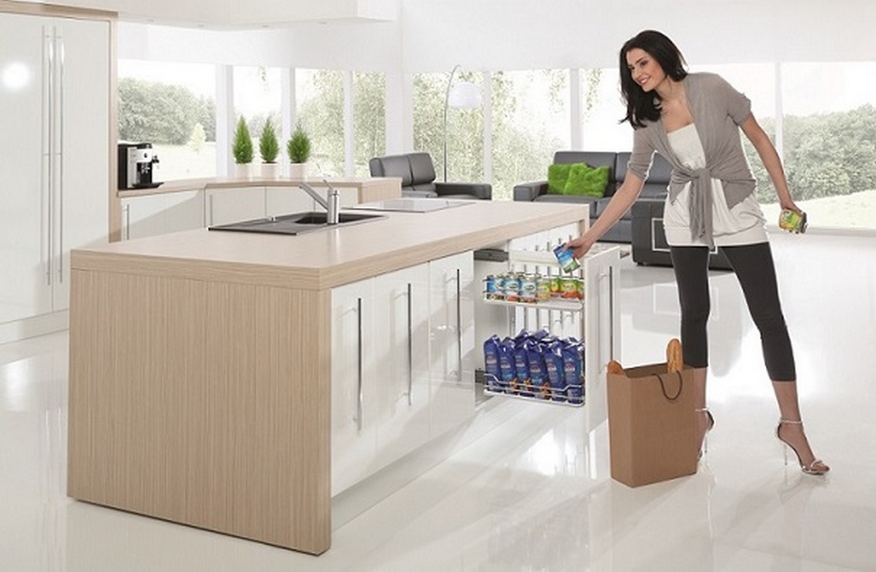 Szafki cargo - moda, czy wygoda? 11 REJS Cargo Mini