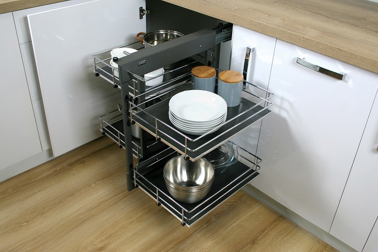 Szafki cargo - moda, czy wygoda? 9 REJS Corner Comfort silva