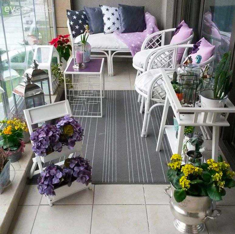 balkon w stylu skandynawskim