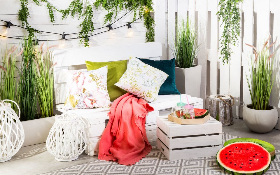 Salon pod gołym niebem. Urządź swój balkon i taras 10 jak urzadzic balkon