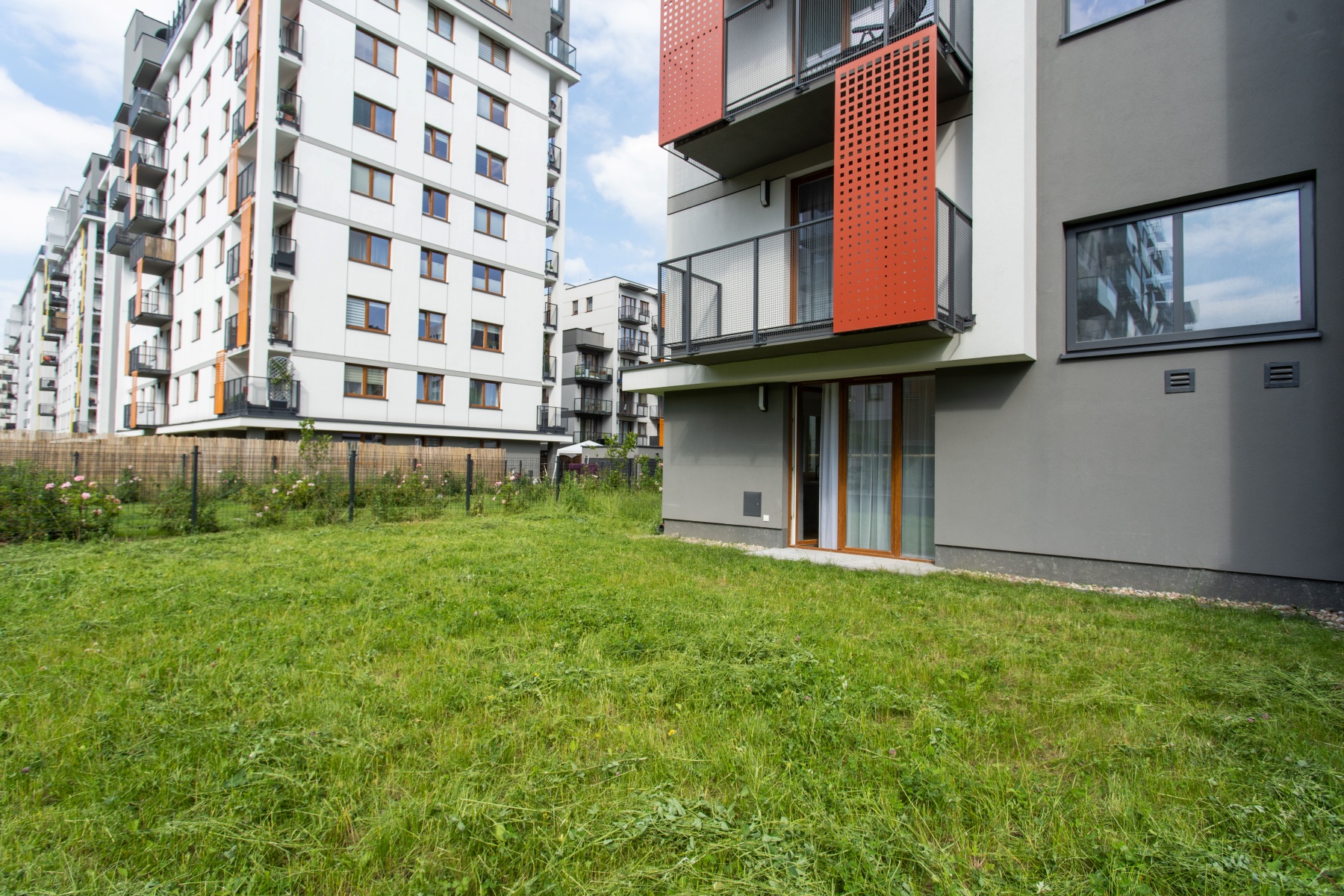 apartament z ogrodem w warszawie