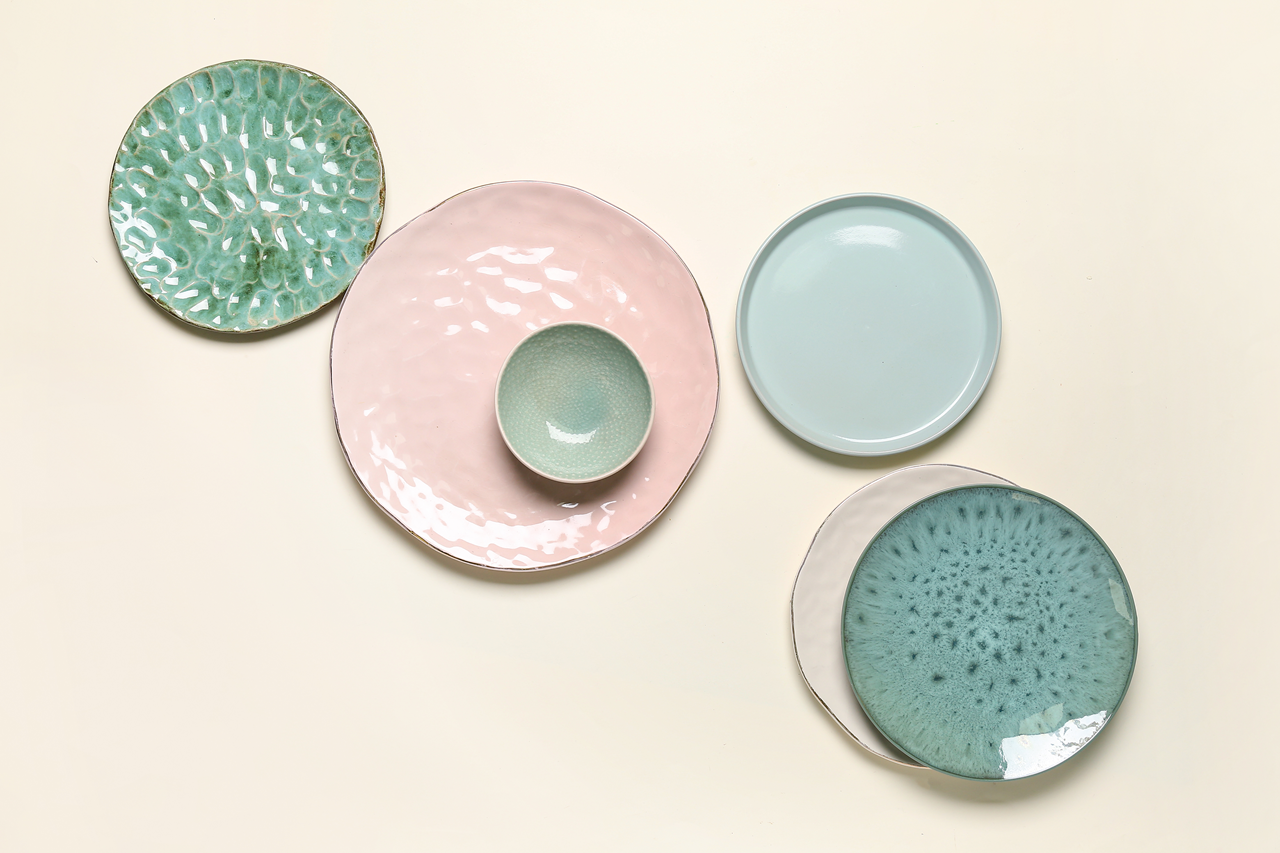 Naczynia do serwowania – jak stylowo podać posiłki? 1 AdobeStock 573135706